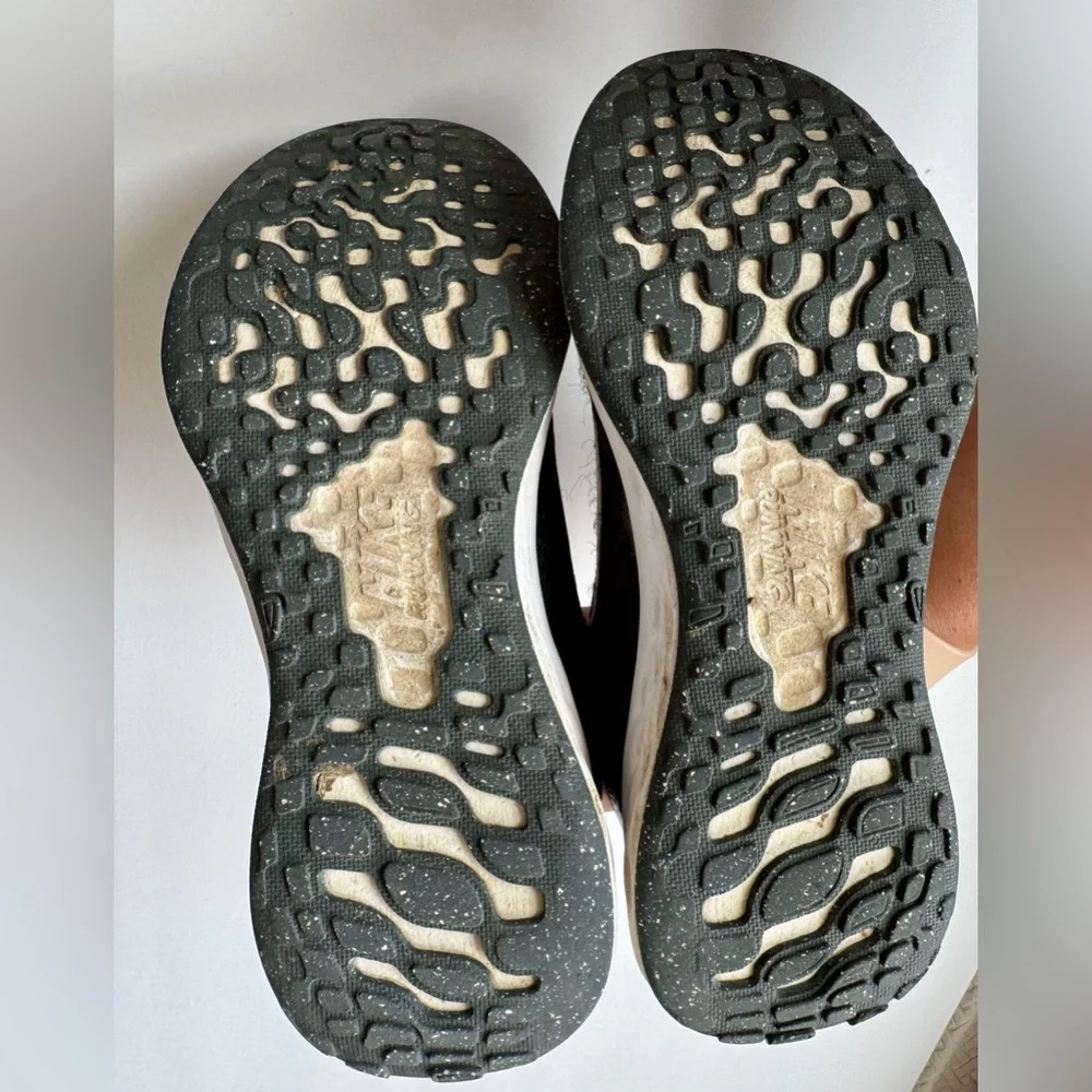 Nike Kids Black & White Sneakers - Picture 8 of 13